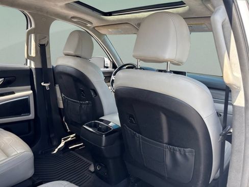 Used 2022 Kia Telluride SX w/ SX Prestige Package AWD/4WD image 31