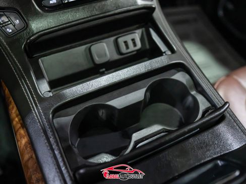 Used 2019 Chevrolet Suburban Premier w/ Premier Plus Edition image 36