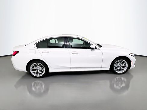Used 2025 BMW 330i xDrive Sedan AWD/4WD image 3