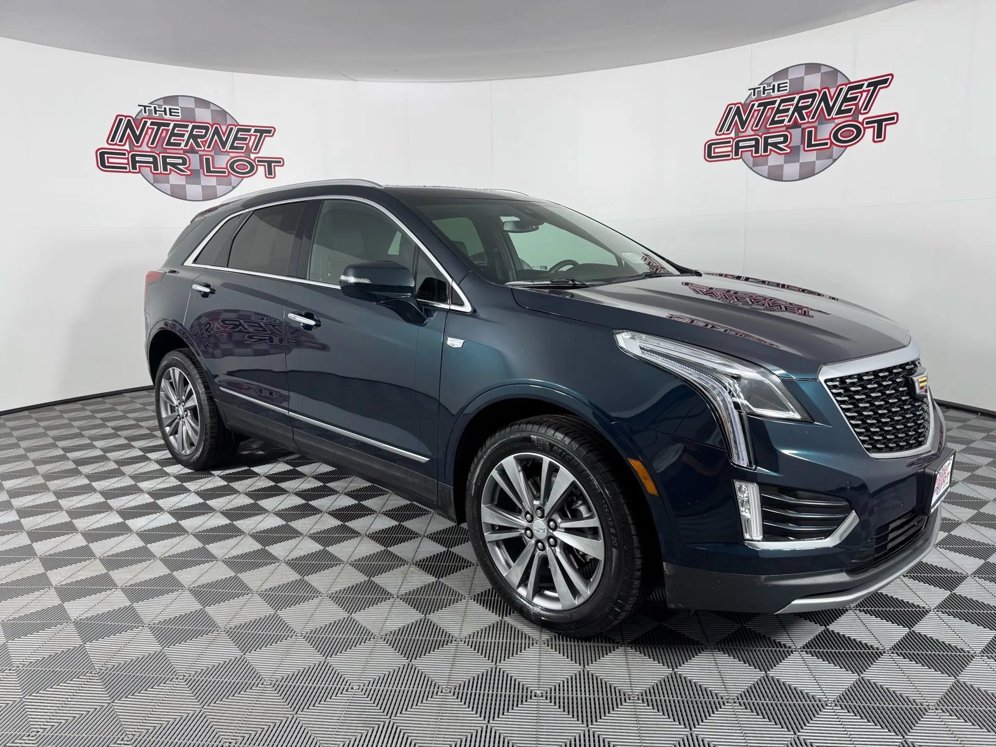 Used 2024 Cadillac XT5 Premium Luxury w/ LPO, Floor Liner Package AWD/4WD image 9