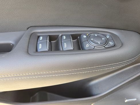 Used 2025 Cadillac XT6 Premium Luxury image 28