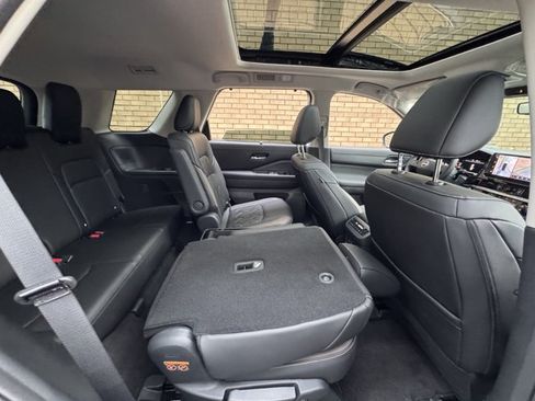 New 2026 Nissan Pathfinder Platinum AWD/4WD image 21