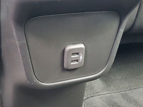 Used 2023 Chevrolet Equinox LT image 27