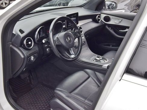 Used 2019 Mercedes-Benz GLC 300 4MATIC image 17