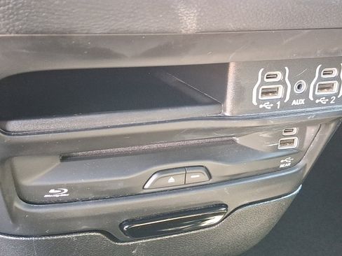 Certified 2023 Chrysler Pacifica Touring-L w/ Uconnect Theater Family Group AWD/4WD image 25