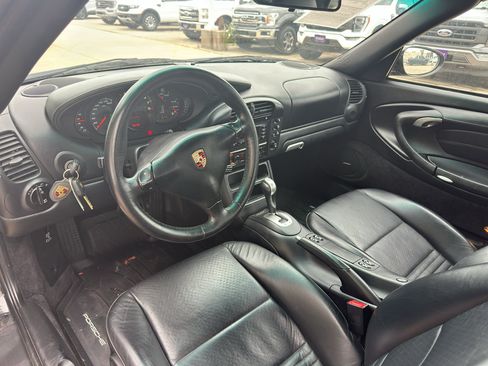 Used 2002 Porsche 911 Carrera RWD image 2