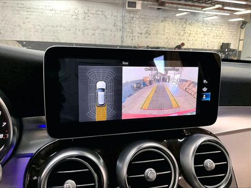 Used 2022 Mercedes-Benz GLC 300 4MATIC image 24