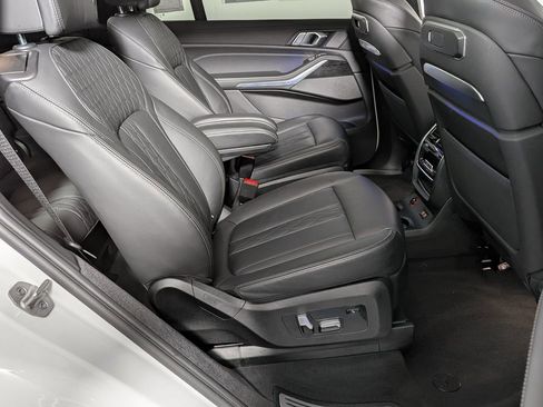 Used 2024 BMW X7 xDrive40i w/ Executive Package image 45