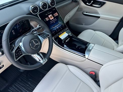 Used 2026 Mercedes-Benz GLC 300 4MATIC image 9