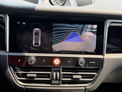 Certified 2023 Porsche Macan S AWD/4WD image 23