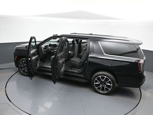 Used 2026 Chevrolet Suburban RST w/ Comfort Package AWD/4WD image 48