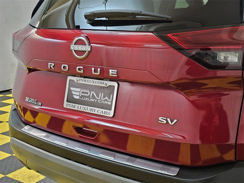 Used 2022 Nissan Rogue SV image 13