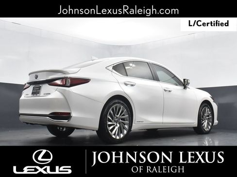 Used 2021 Lexus ES 300h Ultra Luxury w/ Accessory Package 2 FWD image 19