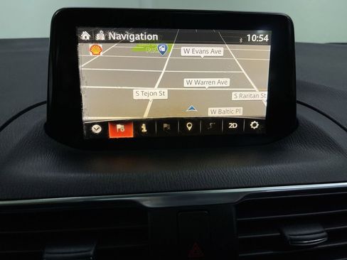 Used 2017 MAZDA MAZDA3 Grand Touring image 23