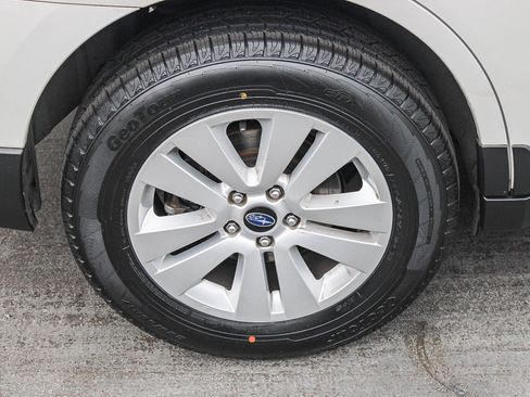 Used 2018 Subaru Outback 2.5i Premium image 12