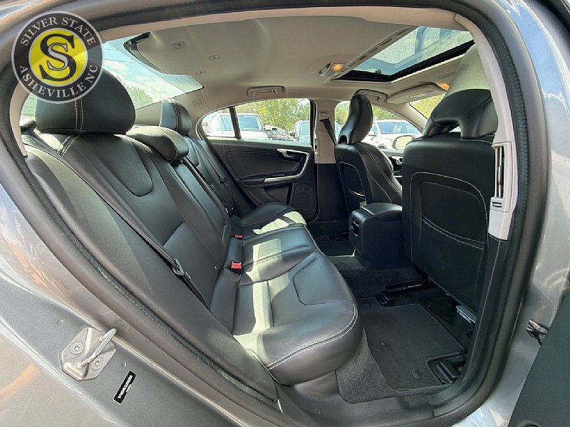 Used 2018 Volvo S60 T5 Dynamic w/ Vision Package AWD/4WD image 17
