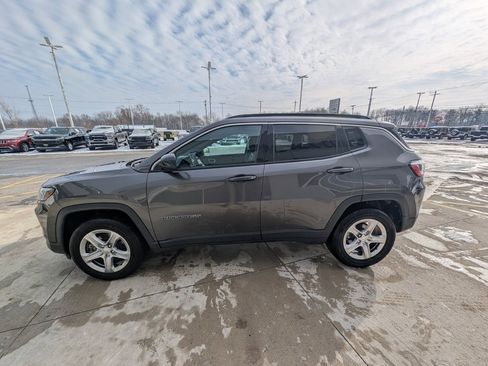 Used 2024 Jeep Compass Latitude image 7