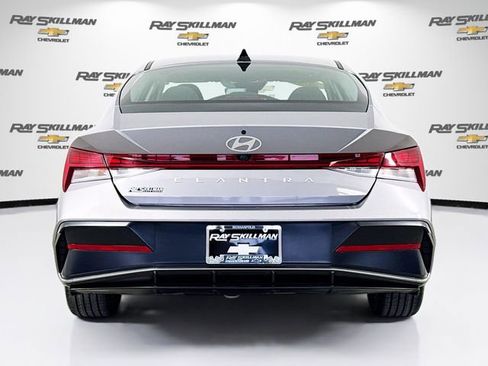 Used 2025 Hyundai Elantra SEL image 6