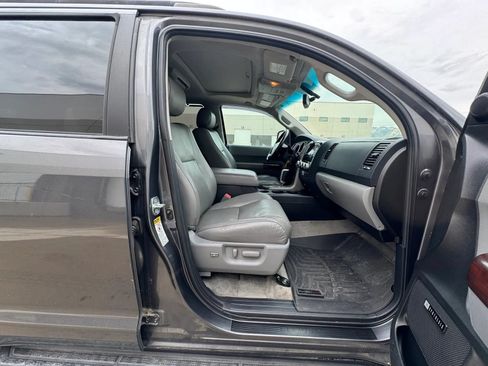 Used 2011 Toyota Sequoia Platinum AWD/4WD image 12