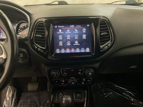 Used 2021 Jeep Compass Limited FWD image 17