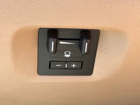 Used 2013 GMC Sierra 1500 SLT w/ SLT White Diamond Edition image 38