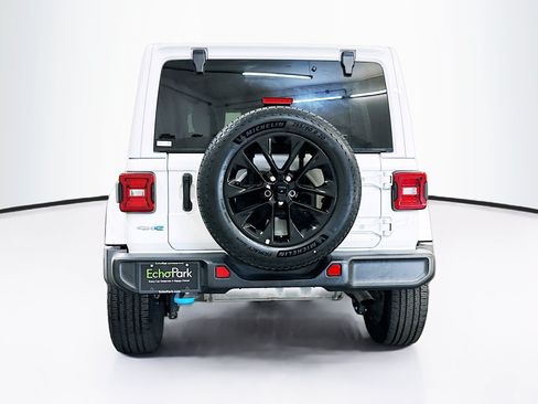 Used 2024 Jeep Wrangler Unlimited Sahara AWD/4WD image 7