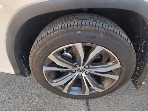 Used 2020 Lexus RX 350L Premium w/ Premium Package image 30