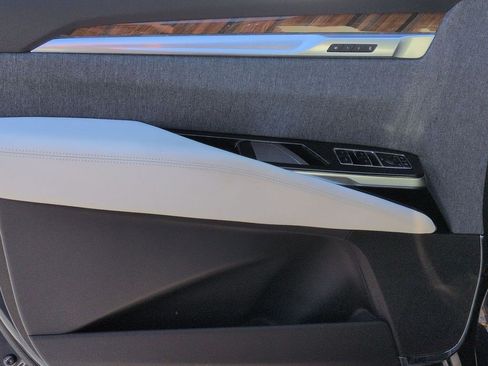 Certified 2026 Cadillac Escalade ESV Platinum Sport AWD/4WD image 24