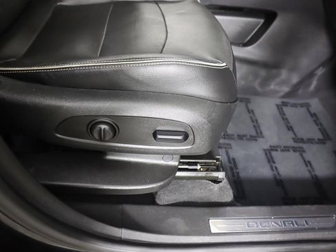 Used 2020 GMC Terrain Denali w/ Denali Premium Package image 36