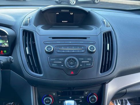 Used 2017 Ford C-MAX SE image 11