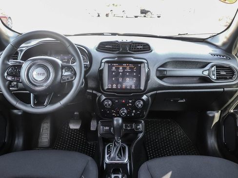 Used 2022 Jeep Renegade Altitude AWD/4WD image 15