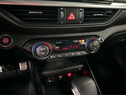 Used 2024 Kia Forte GT-Line w/ GT-Line Premium Package image 27