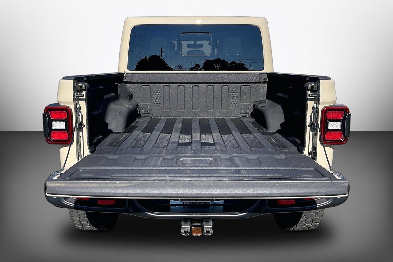 Certified 2020 Jeep Gladiator Rubicon AWD/4WD image 25