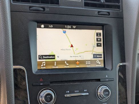 Used 2016 Lincoln Navigator Select image 17