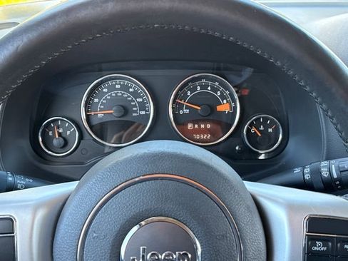 Used 2017 Jeep Compass Latitude image 9