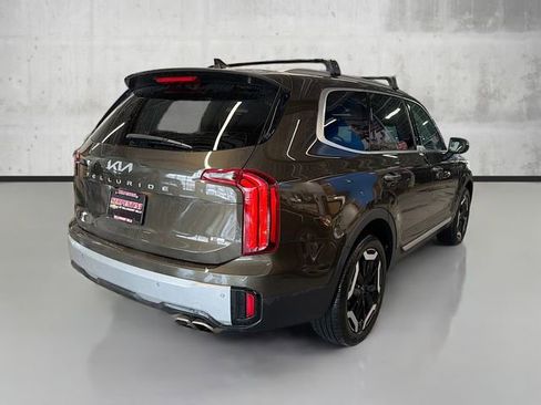 Used 2024 Kia Telluride S image 5