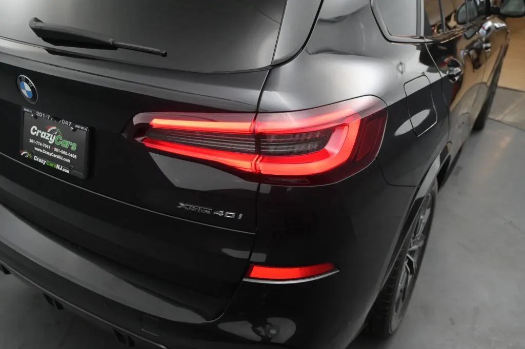 Used 2021 BMW X5 xDrive40i w/ M Sport Package AWD/4WD image 14