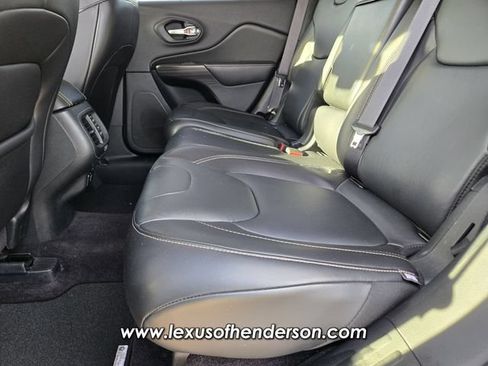 Used 2016 Jeep Cherokee Limited AWD/4WD image 11