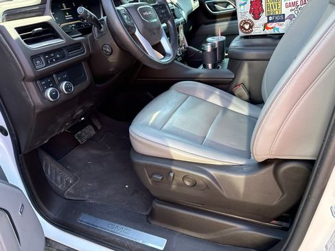 Used 2023 GMC Yukon SLT w/ SLT Premium Package image 15