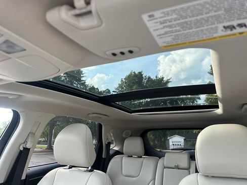Used 2018 Ford Edge Titanium w/ Equipment Group 301A AWD/4WD image 27