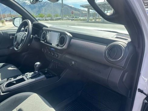 Used 2023 Toyota Tacoma TRD Off-Road w/ Technology Package AWD/4WD image 19