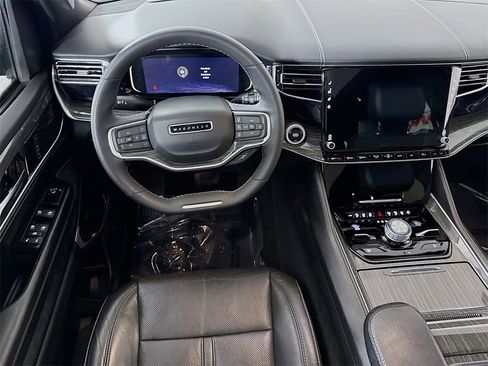 Used 2022 Jeep Wagoneer Series III w/ Premium Group I image 3