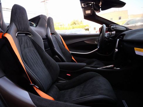 New 2025 McLaren Artura Spider image 11