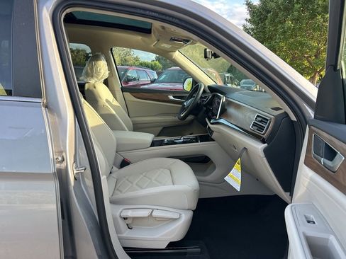 New 2026 Volkswagen Atlas SE image 36