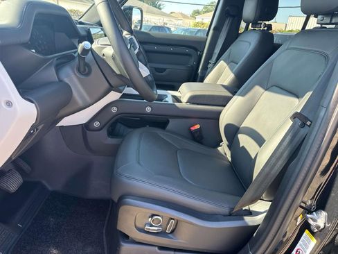 New 2025 Land Rover Defender 130 S image 10