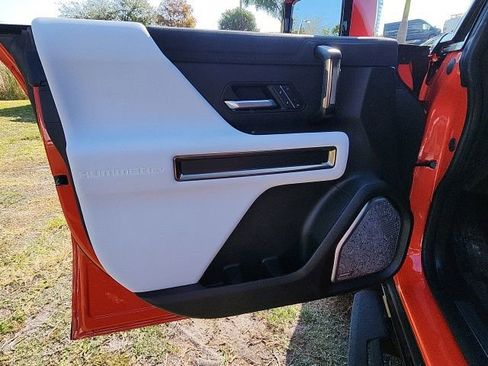 Used 2025 GMC Hummer EV 2X image 25