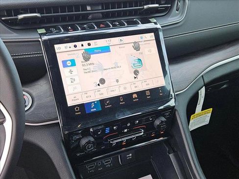 New 2025 Jeep Grand Cherokee L Limited w/ Luxury Tech Group II image 11