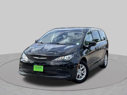 Used 2023 Chrysler Voyager LX FWD image 9