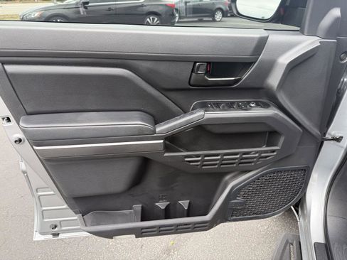 Used 2024 Toyota Tacoma SR5 AWD/4WD image 10