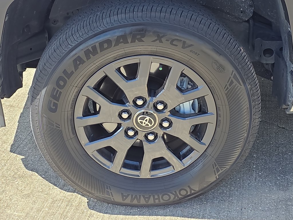 Used 2025 Toyota 4Runner SR5 AWD/4WD image 11